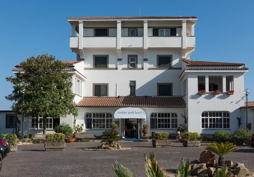Sunbay Park Hotel Civitavecchia Bagian luar foto