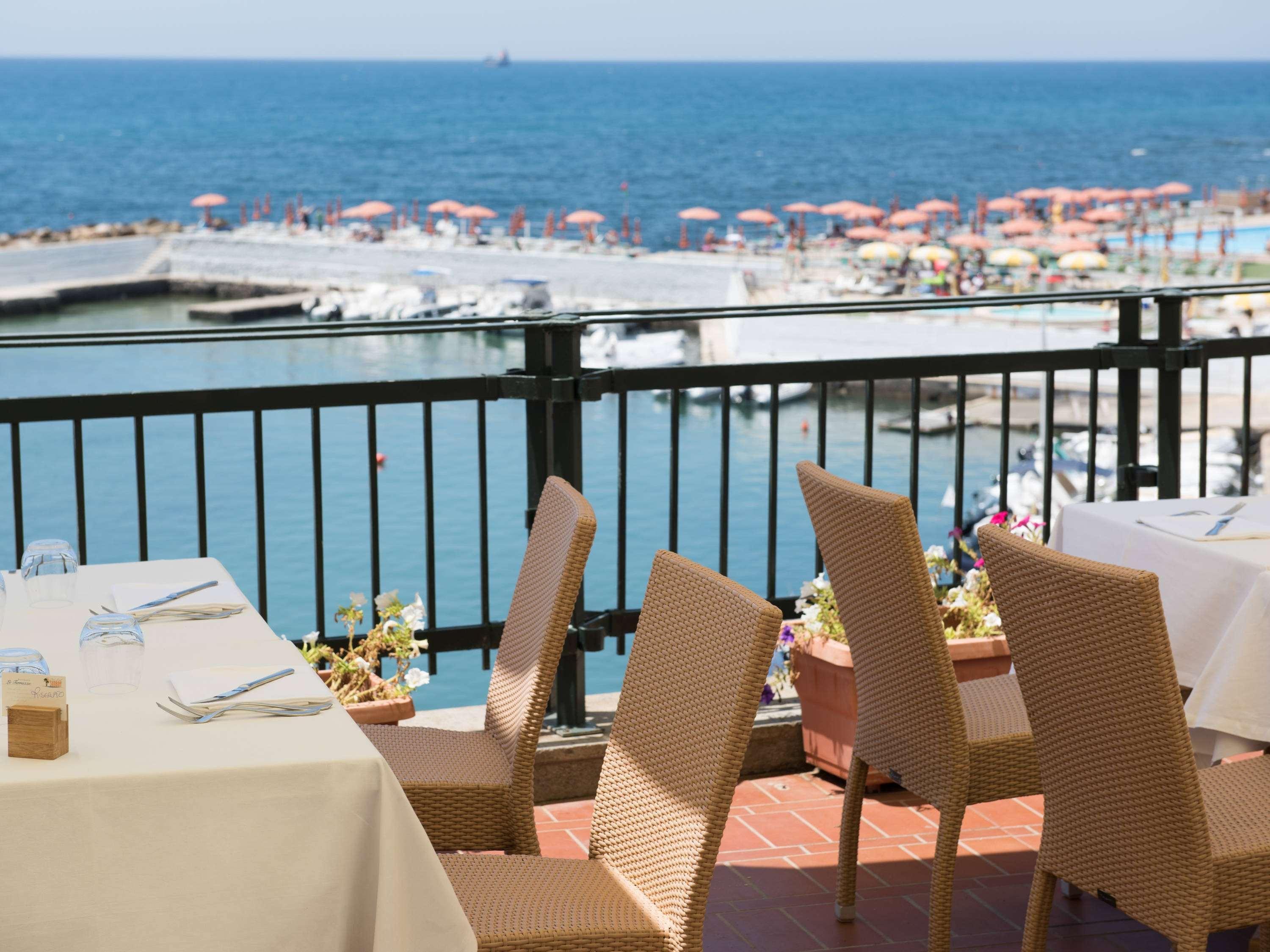 Sunbay Park Hotel Civitavecchia Bagian luar foto