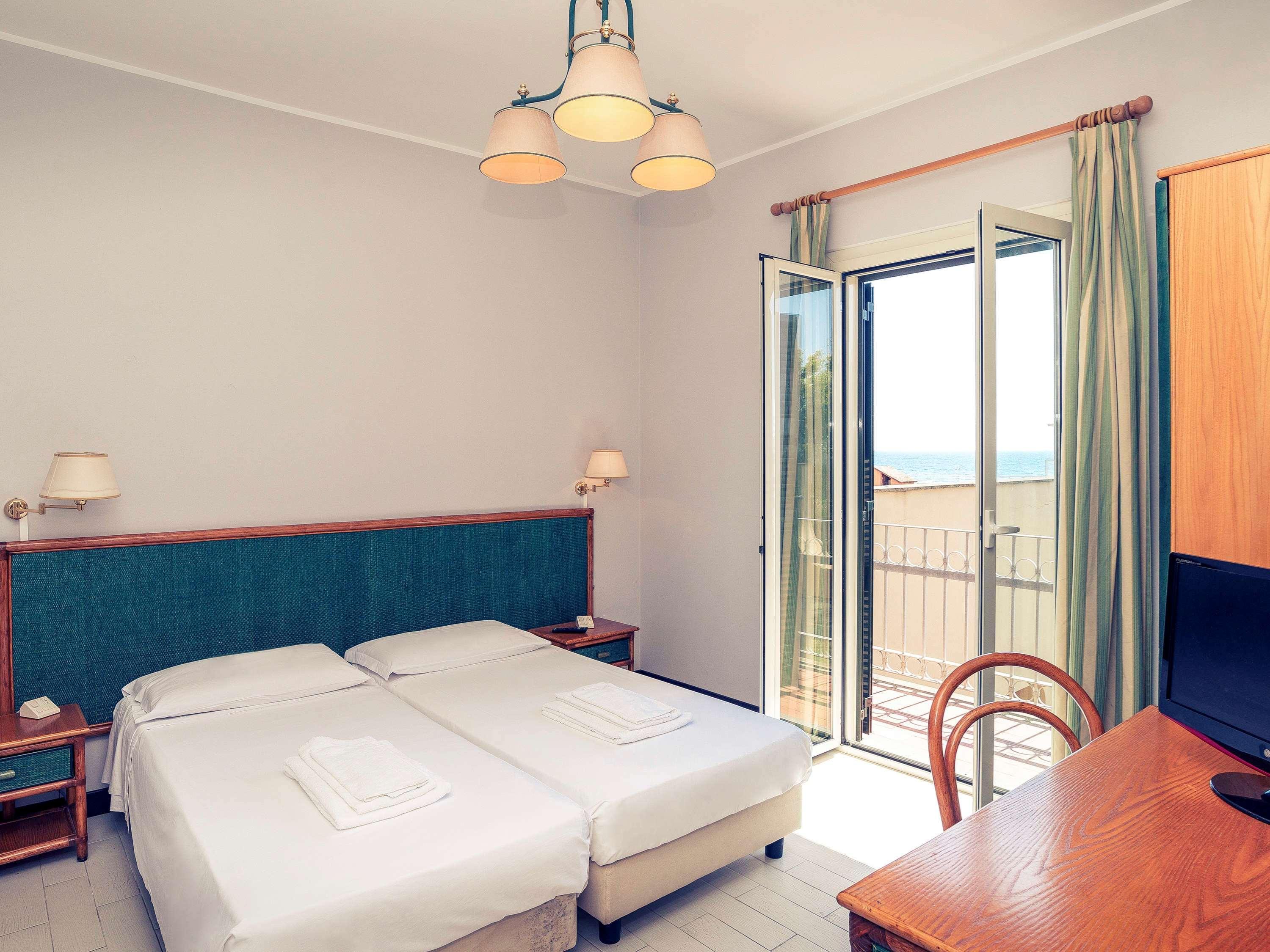 Sunbay Park Hotel Civitavecchia Bagian luar foto