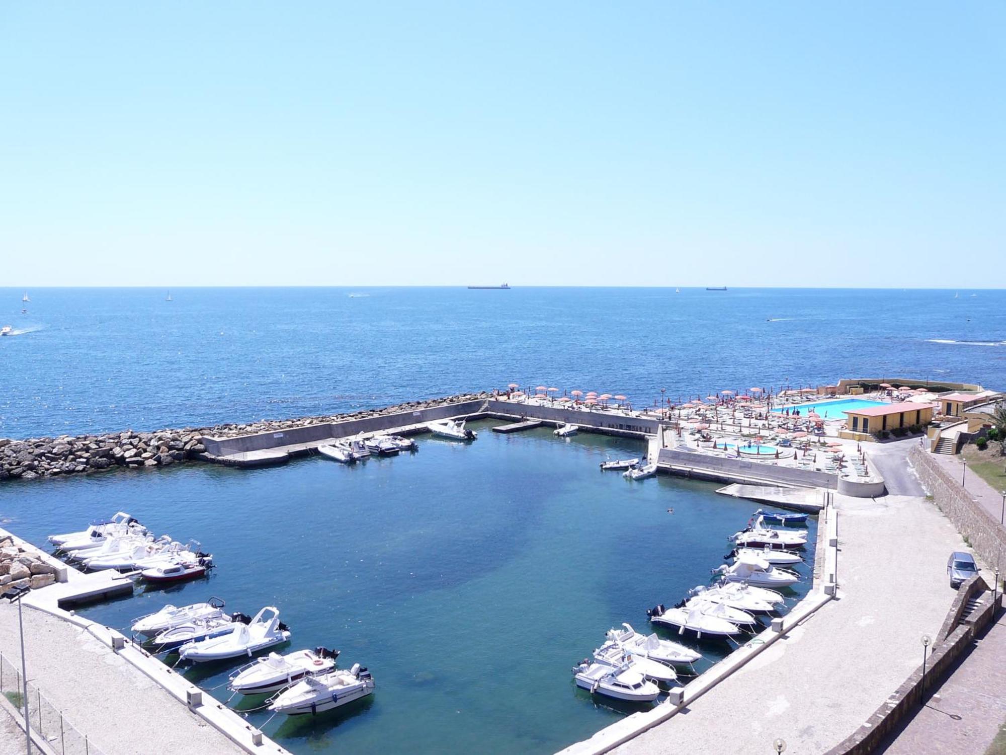 Sunbay Park Hotel Civitavecchia Bagian luar foto