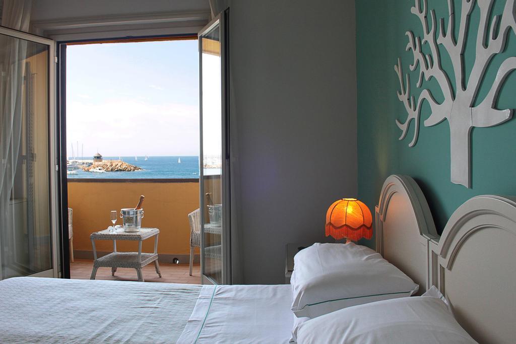 Sunbay Park Hotel Civitavecchia Bagian luar foto