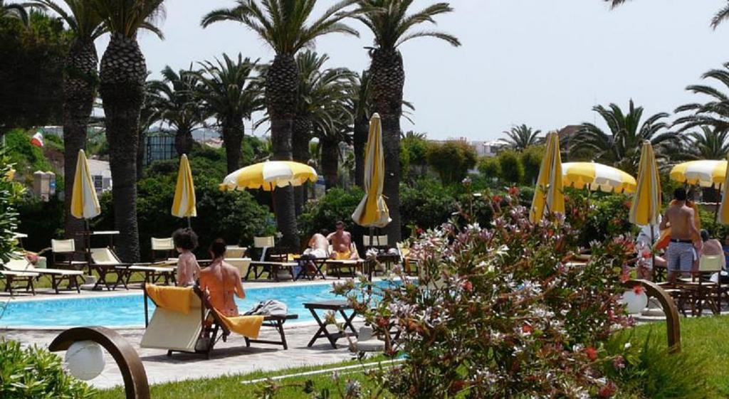 Sunbay Park Hotel Civitavecchia Bagian luar foto