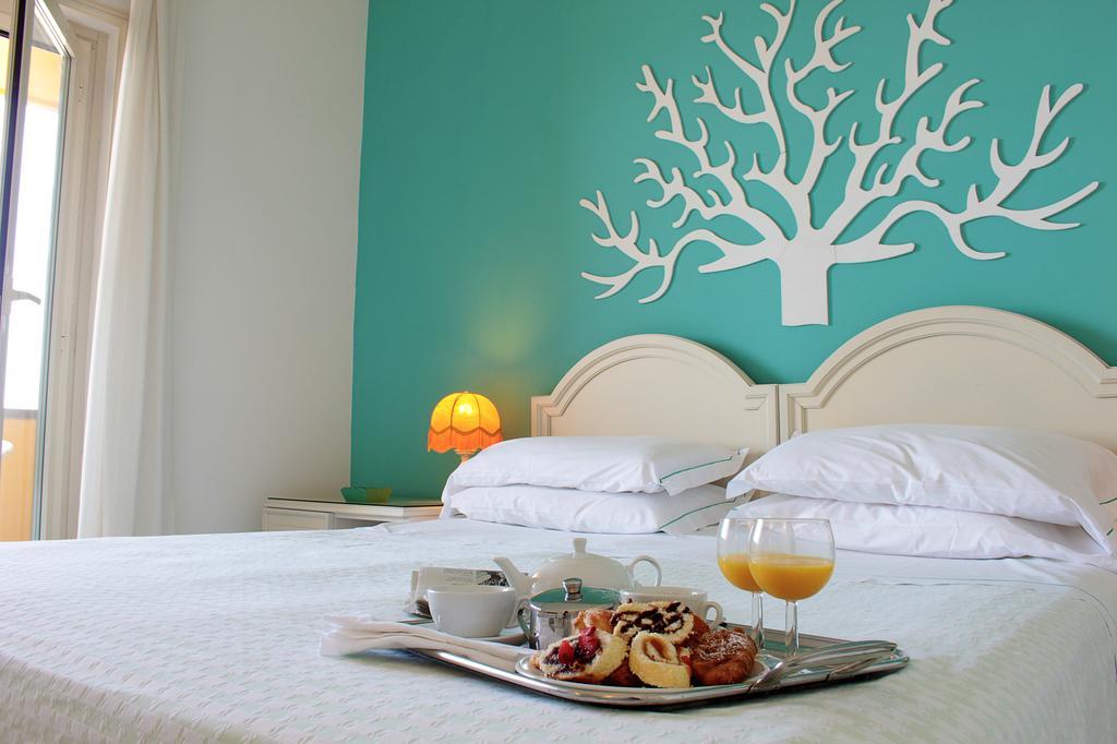 Sunbay Park Hotel Civitavecchia Bagian luar foto
