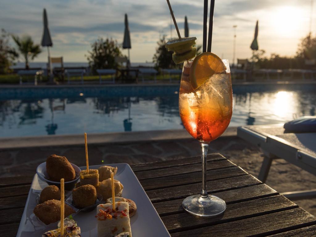 Sunbay Park Hotel Civitavecchia Bagian luar foto