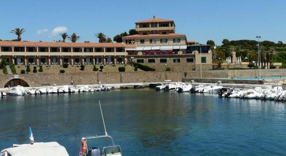 Sunbay Park Hotel Civitavecchia Bagian luar foto
